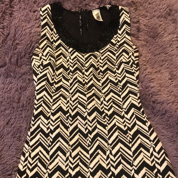 Black and white dress - Picture 1 of 1